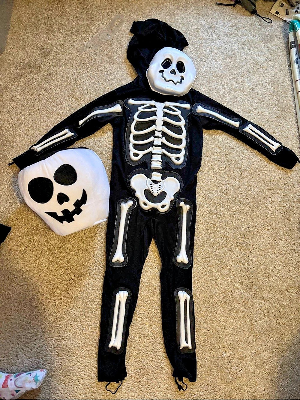 Skeleton Halloween Costume with Skull Mask